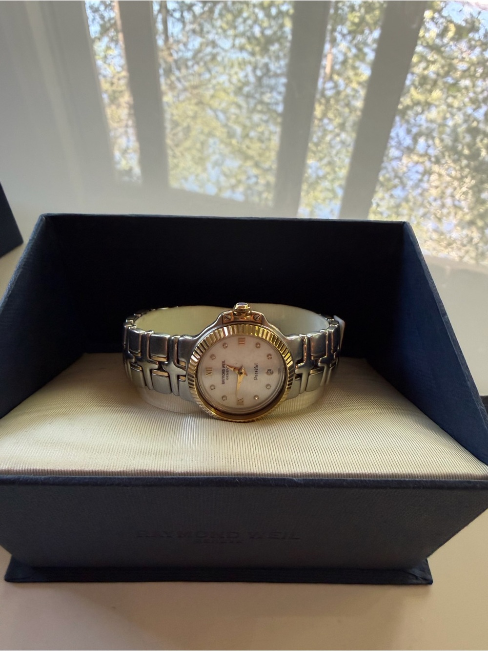 Raymond Weil Parsifal Two Tone Watch with Mother-of-Pearl Dial. - Picture 4 of 6